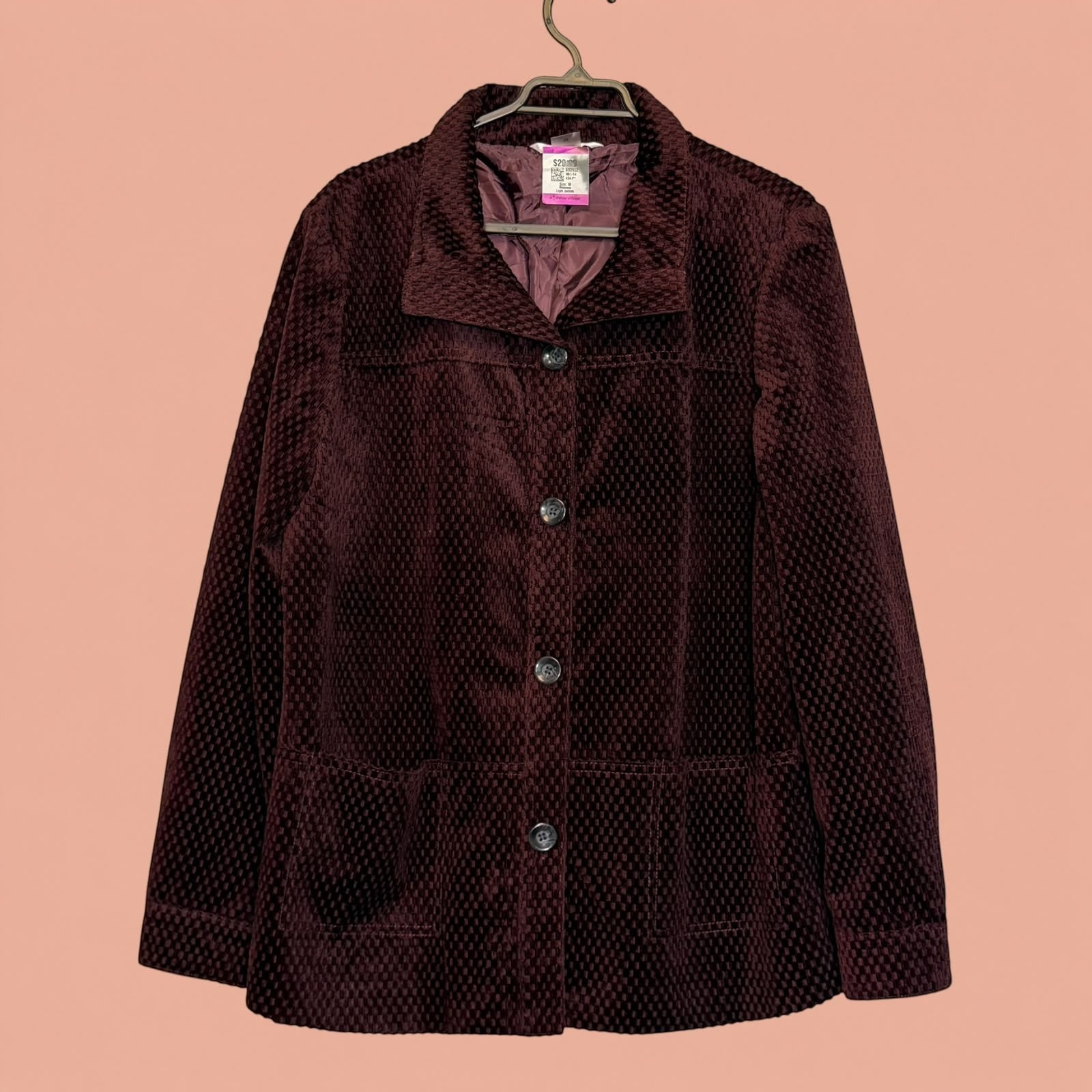 Blazer de segunda mano Tuclosetrenovado.cl en color burdeos con textura geométrica y cierre de botones