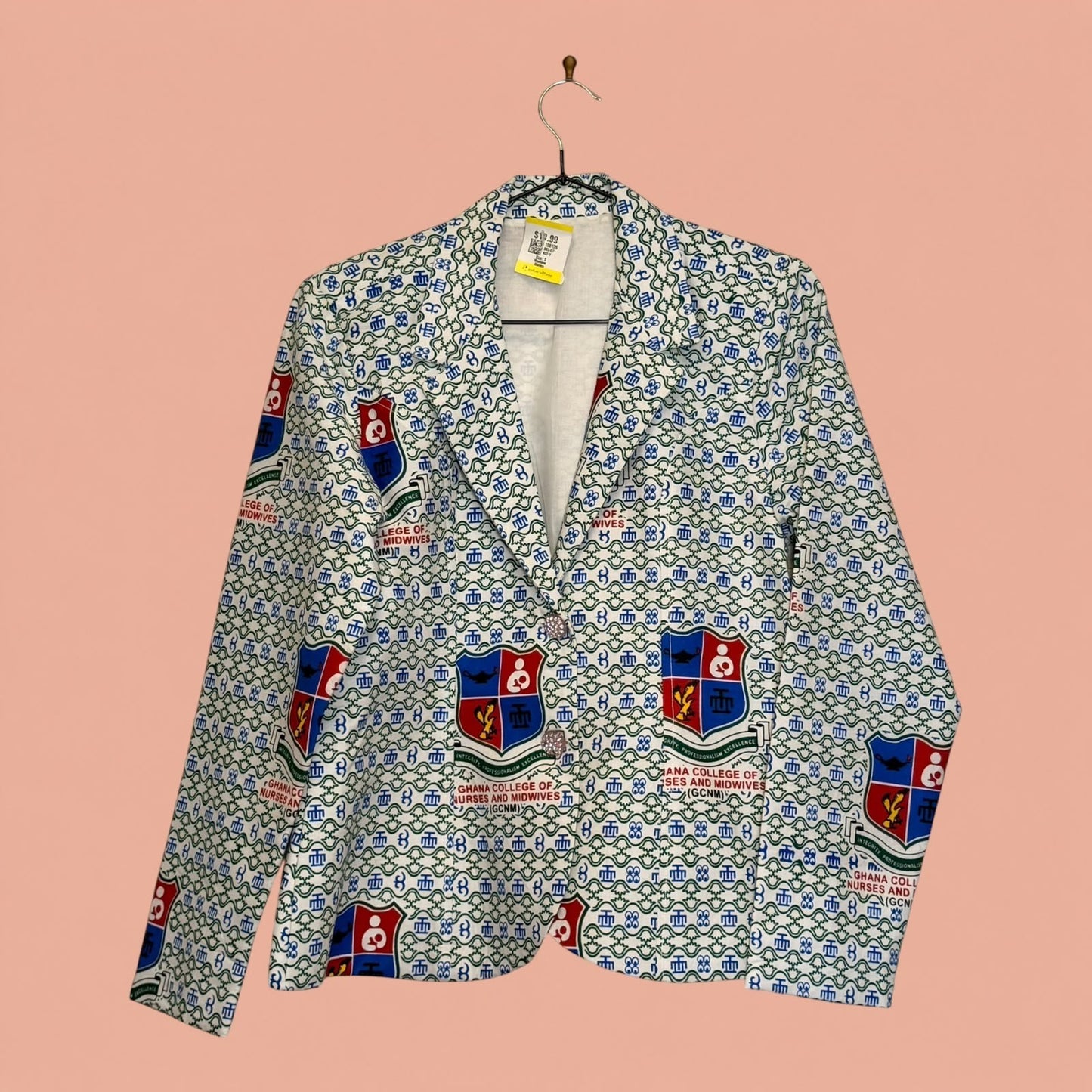 Blazer de segunda mano Tuclosetrenovado.cl con estampado de logotipos del Ghana College of Nurses and Midwives