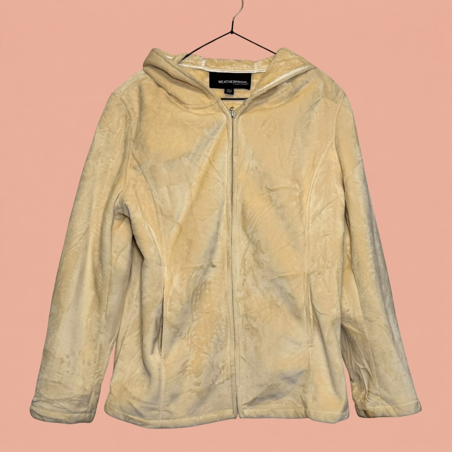 Chaqueta gamulan beige de segunda mano de Tuclosetrenovado.cl con cierre frontal, capucha y textura suave