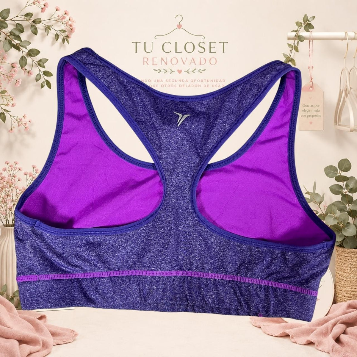 Top deportivo Tuclosetrenovado.cl de espalda nadadora en color morado jaspeado con interior en contraste