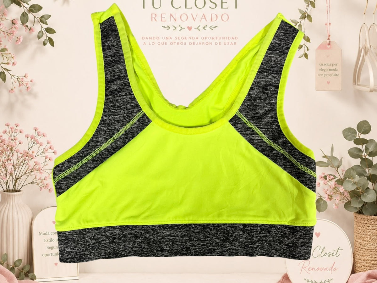 Top deportivo Tuclosetrenovado.cl de color verde neón y gris jaspeado con diseño de espalda nadadora