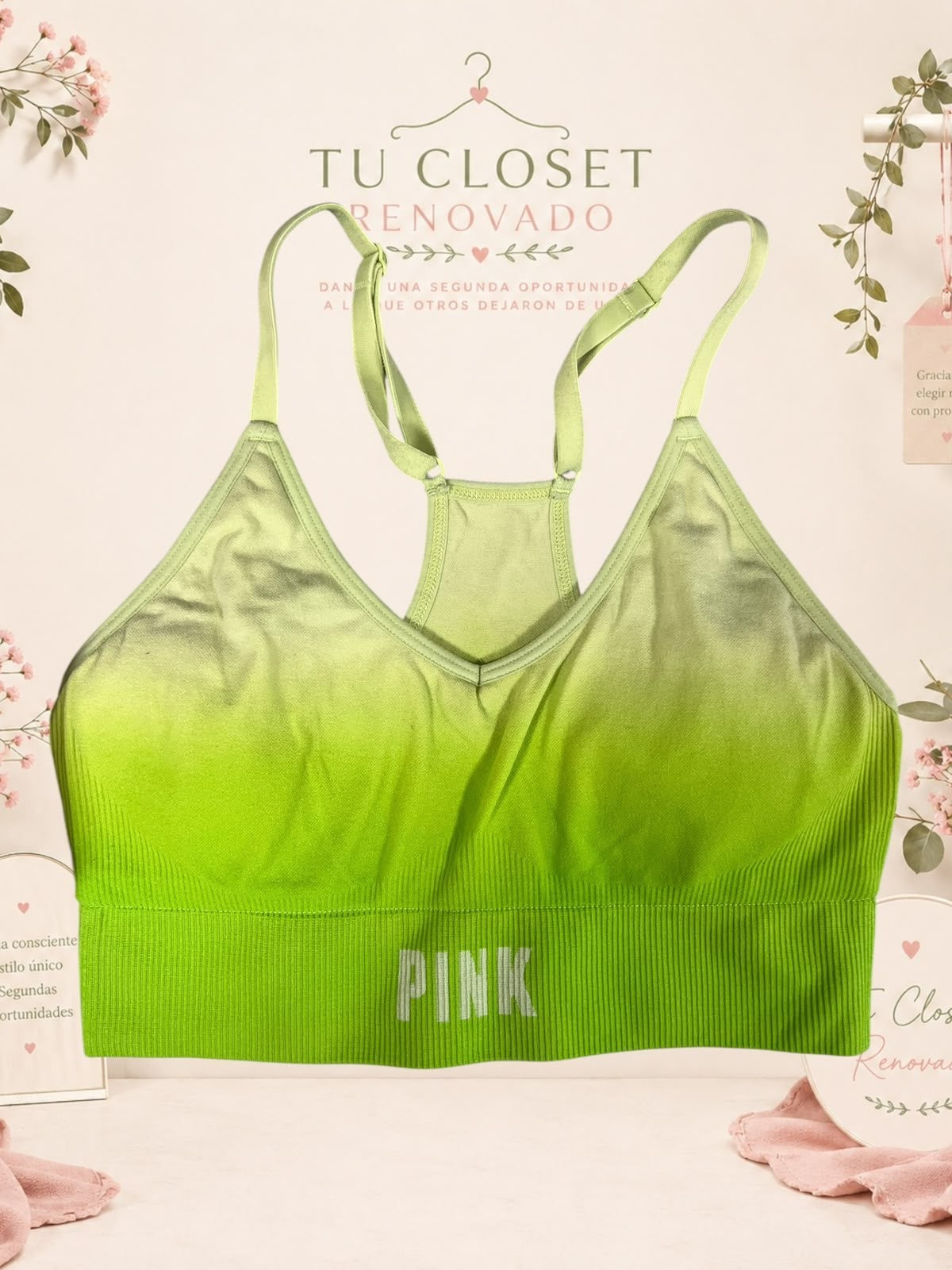 Top deportivo Tuclosetrenovado.cl verde con efecto degradado, diseño de espalda nadadora y tejido acanalado elástico.